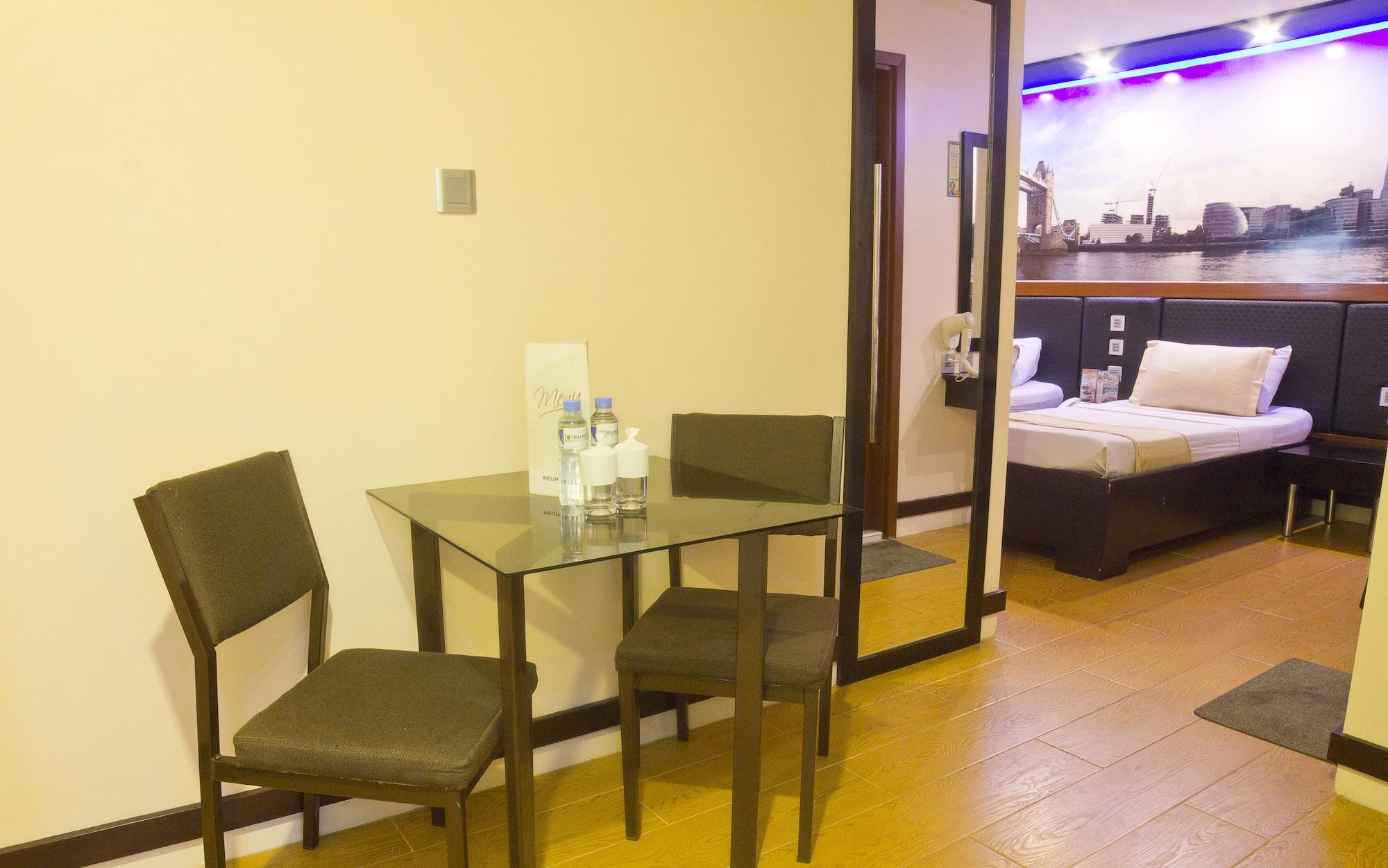 Eurotel Makati Makati City Esterno foto