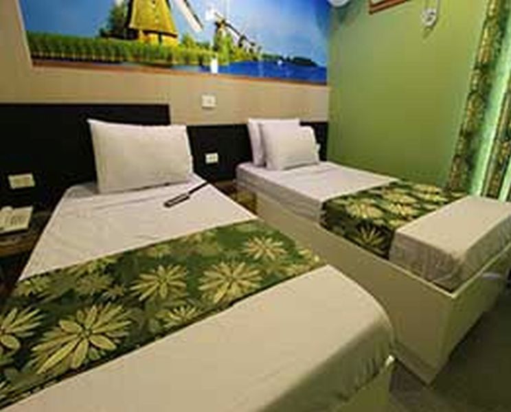 Eurotel Makati Makati City Esterno foto
