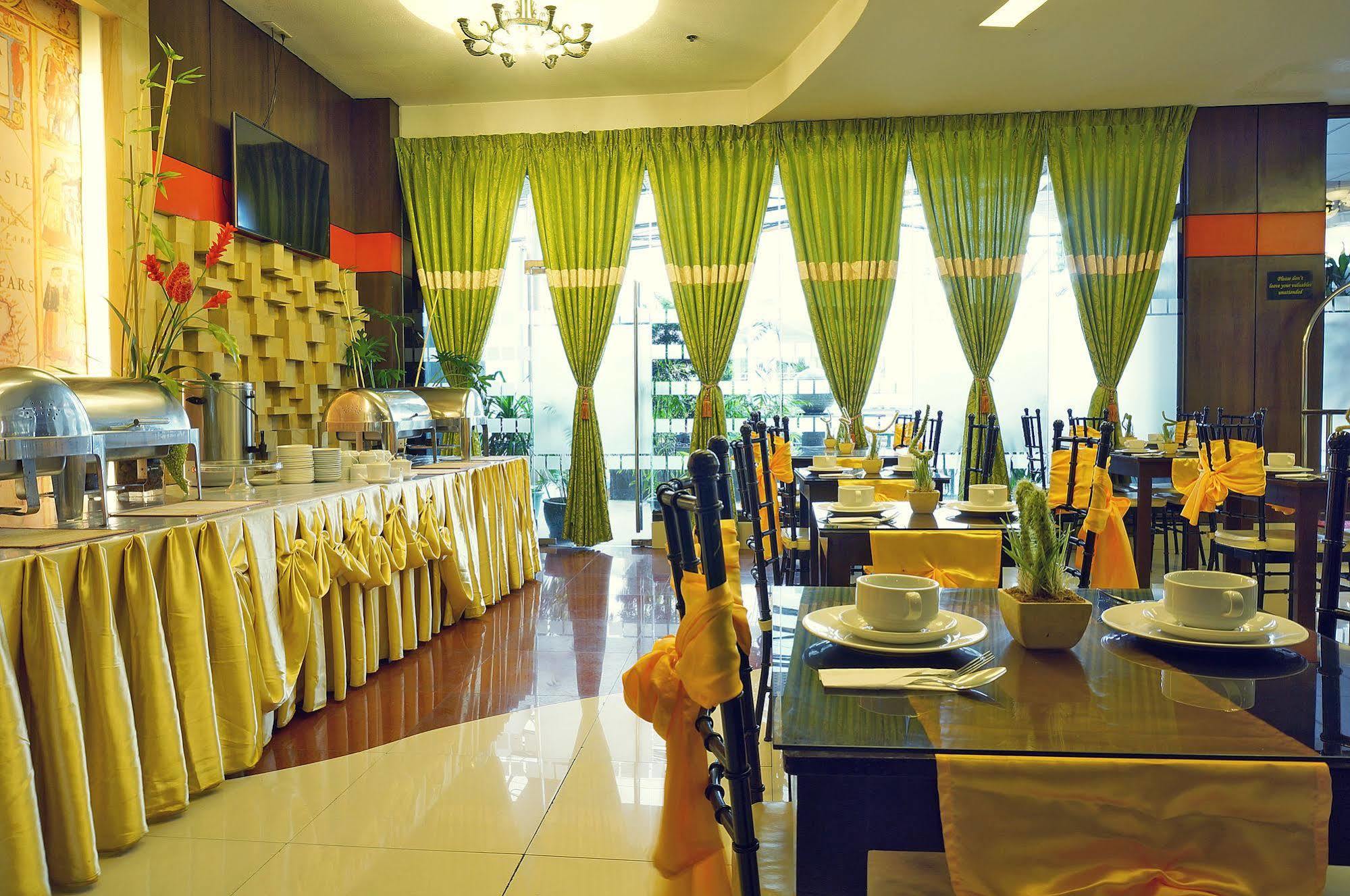 Eurotel Makati Makati City Esterno foto
