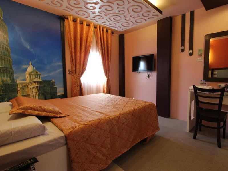 Eurotel Makati Makati City Esterno foto