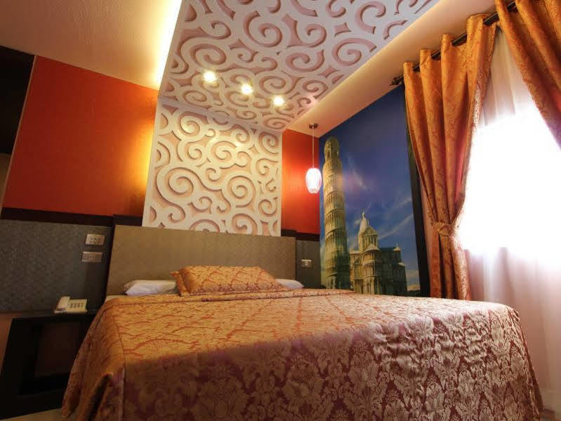 Eurotel Makati Makati City Esterno foto