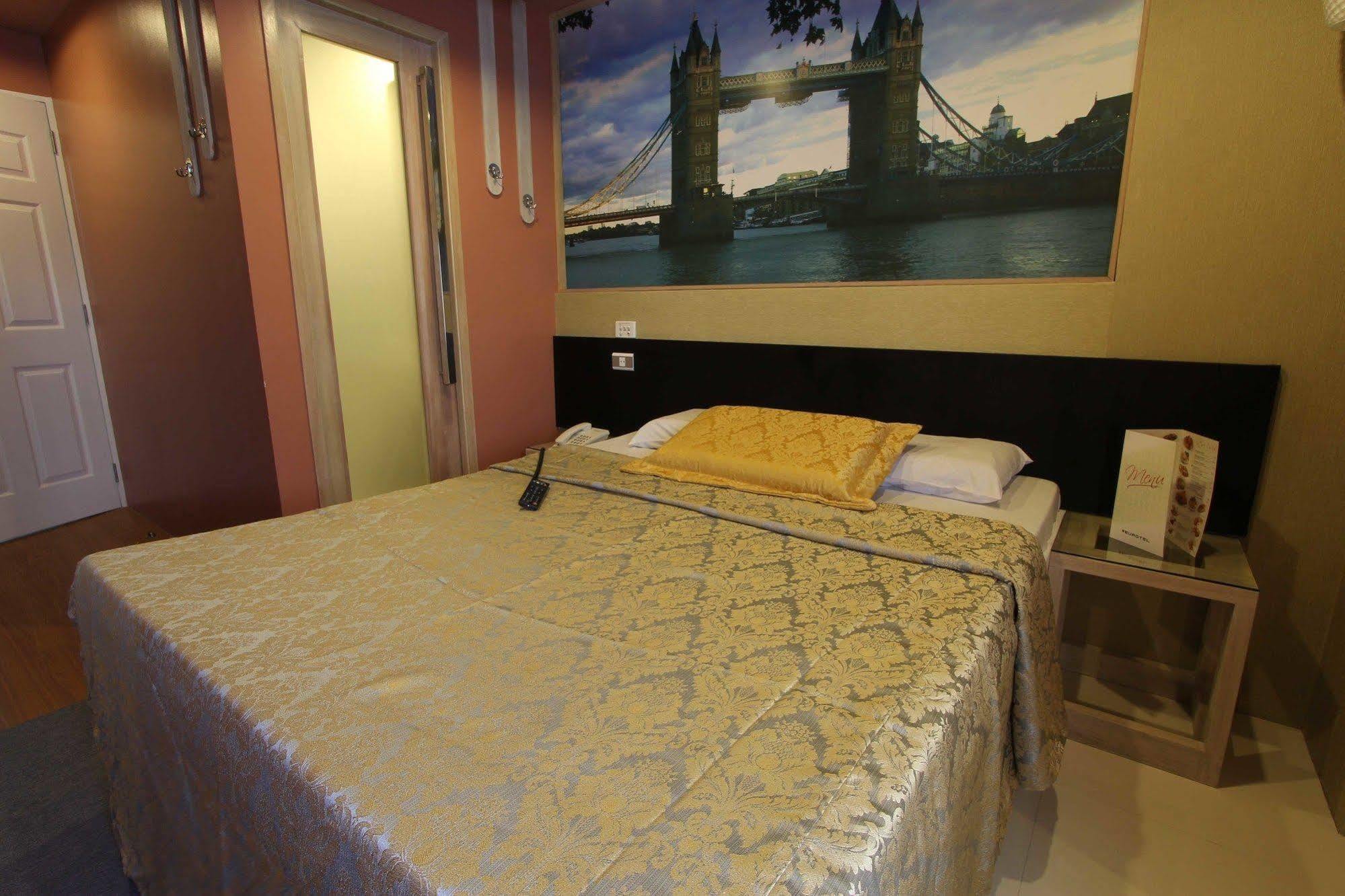 Eurotel Makati Makati City Esterno foto